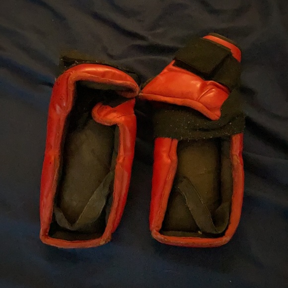 Karate/kickboxing foot pads - Picture 3 of 3